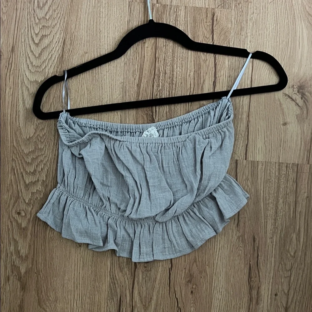 Sadie & Sage Gray Ruffled Crop Top - Picture 1 of 3